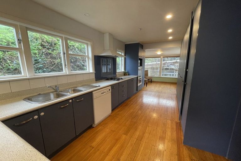 Photo of property in 12 Bristol Street, Island Bay, Wellington, 6023