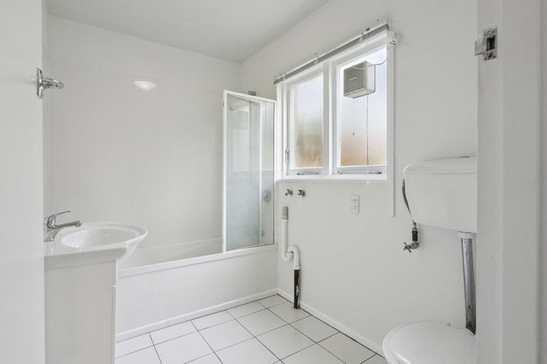 Photo of property in Bryon Court Flats, 25 Apuka Street, Brooklyn, Wellington, 6021