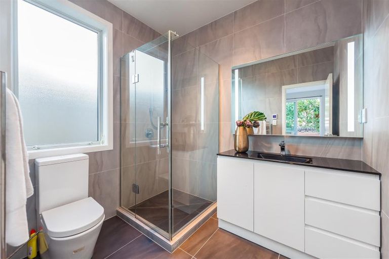 Photo of property in 5 Bridget Court, Red Beach, 0932