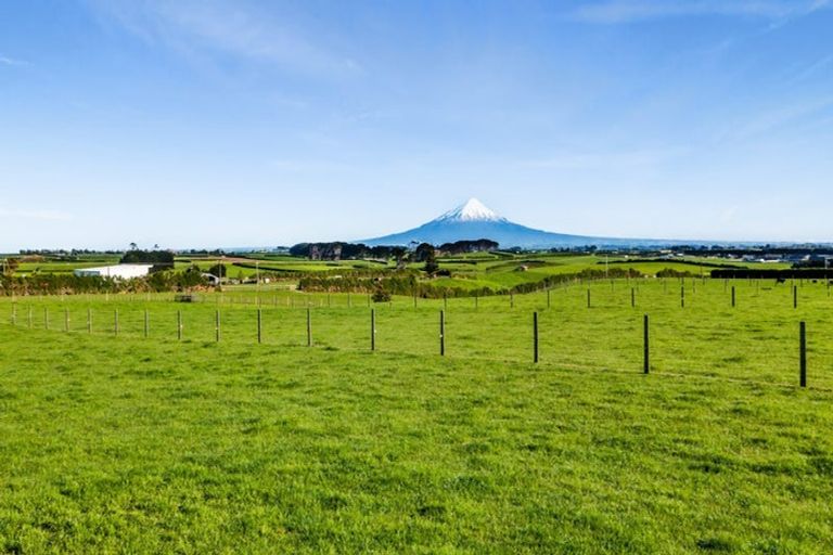 Photo of property in 414 South Road, Hawera, 4674