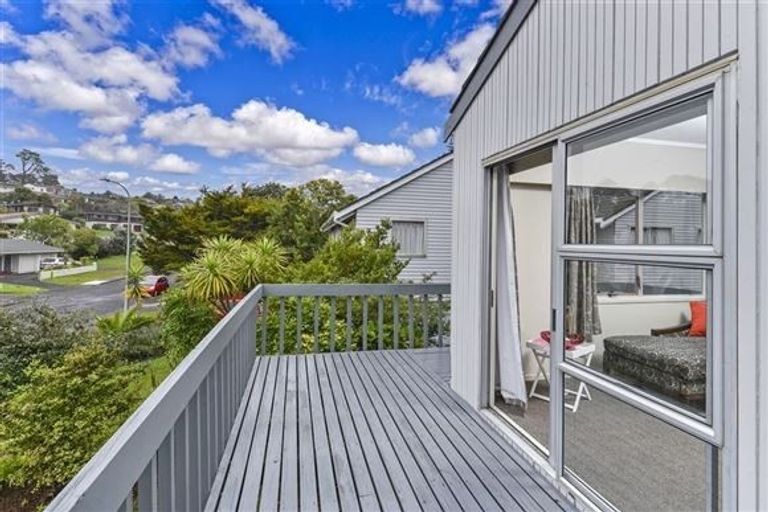 Photo of property in 61 Merriefield Avenue, Forrest Hill, Auckland, 0620