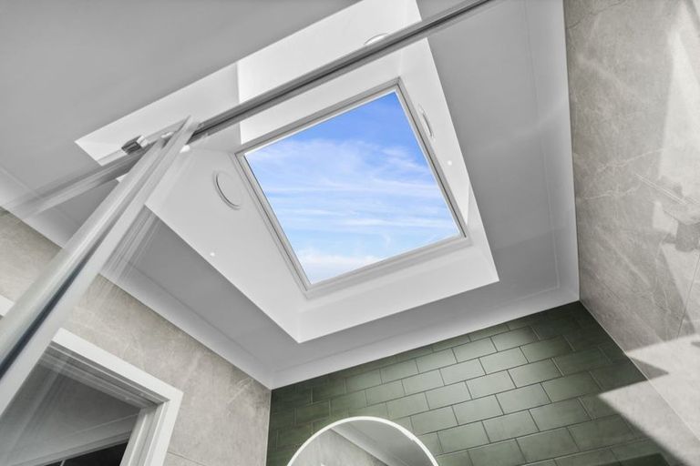 Photo of property in 2 Oakum Road, Whitby, Porirua, 5024