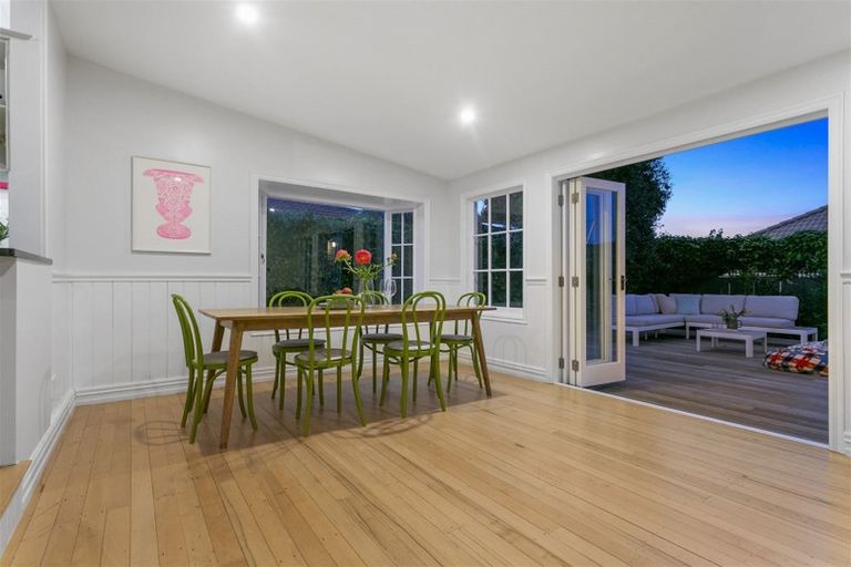Photo of property in 2/4 Stratford Avenue, Milford, Auckland, 0620