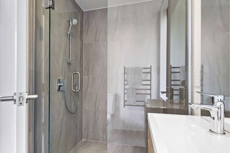 Photo of property in 1/18 Oriental Terrace, Oriental Bay, Wellington, 6011