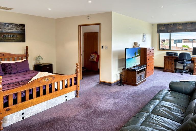 Photo of property in 12 Grove Avenue, Weston, Oamaru, 9401