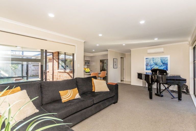 Photo of property in 36 Karina Terrace, Roslyn, Palmerston North, 4414