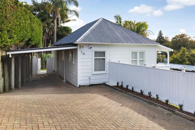 Photo of property in 2/16 Woodside Avenue, Northcote, Auckland, 0627