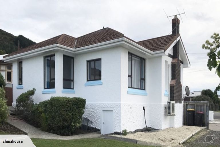 Photo of property in 12 Walker Street, Bluff, 9814