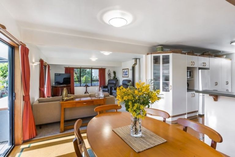 Photo of property in 14b Kaipatiki Road, Glenfield, Auckland, 0629