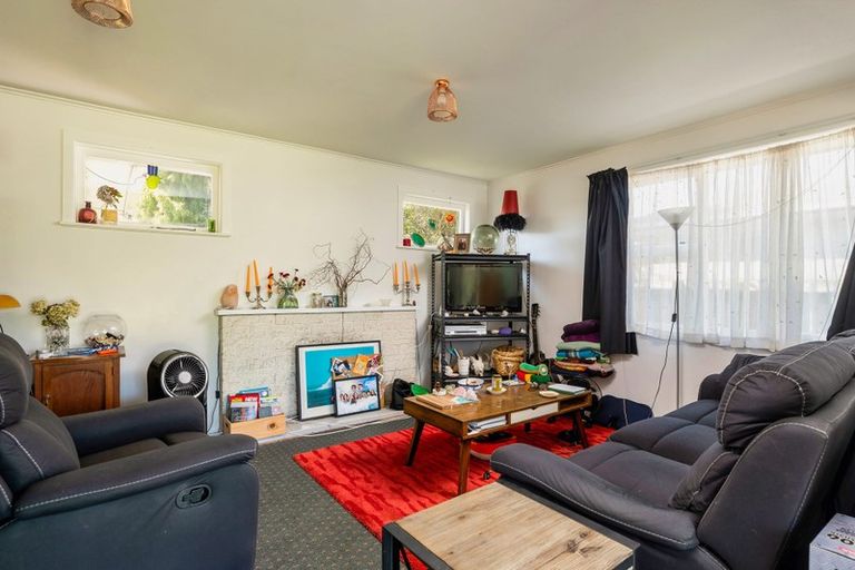 Photo of property in 44 Cobham Crescent, Kelston, Auckland, 0602