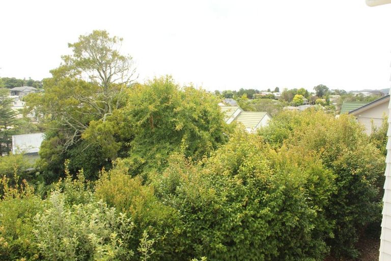 Photo of property in 35a Gledstane Road, Stanmore Bay, Whangaparaoa, 0932