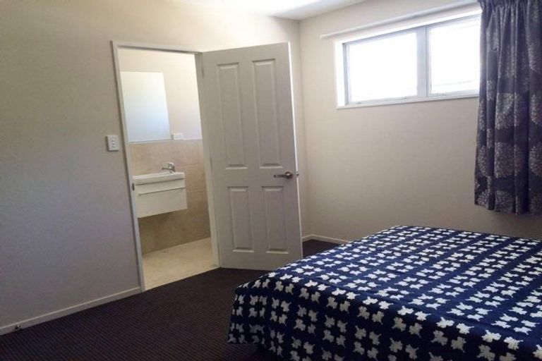 Photo of property in 98 Rattray Street, Riccarton, Christchurch, 8041