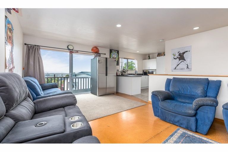 Photo of property in 12a Jean Place, Stanmore Bay, Whangaparaoa, 0932