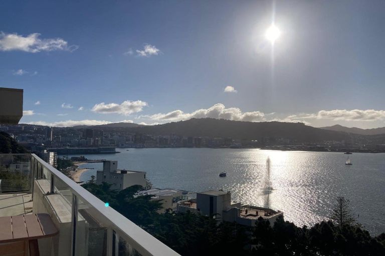 Photo of property in 8/9 Wilkinson Street, Oriental Bay, Wellington, 6011