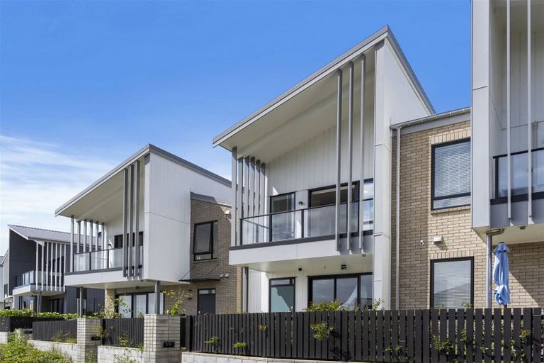 Photo of property in 2/48 Nugget Avenue, Hobsonville, Auckland, 0616