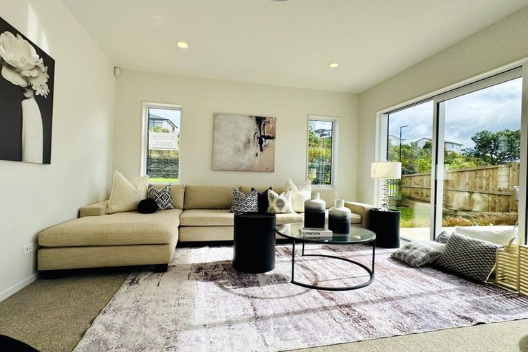 Photo of property in 84 Arran Drive, Orewa, 0931