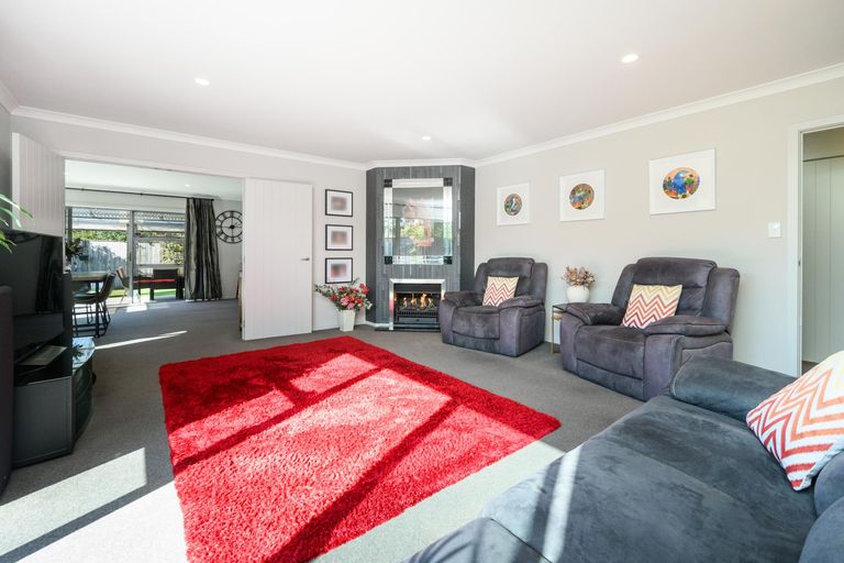 Photo of property in 99 Schnell Drive, Kelvin Grove, Palmerston North, 4414