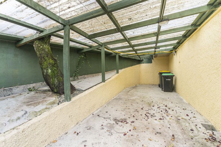 Photo of property in 360 Kaikorai Valley Road, Bradford, Dunedin, 9011