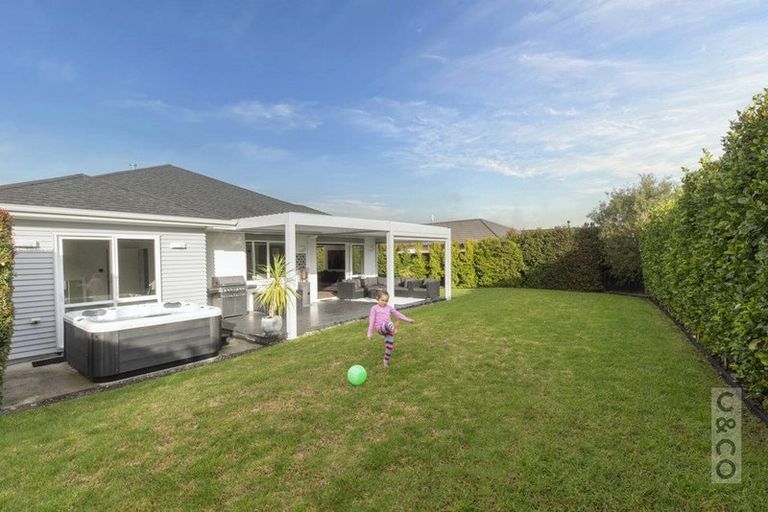 Photo of property in 30 Jelas Drive, Riverhead, 0820