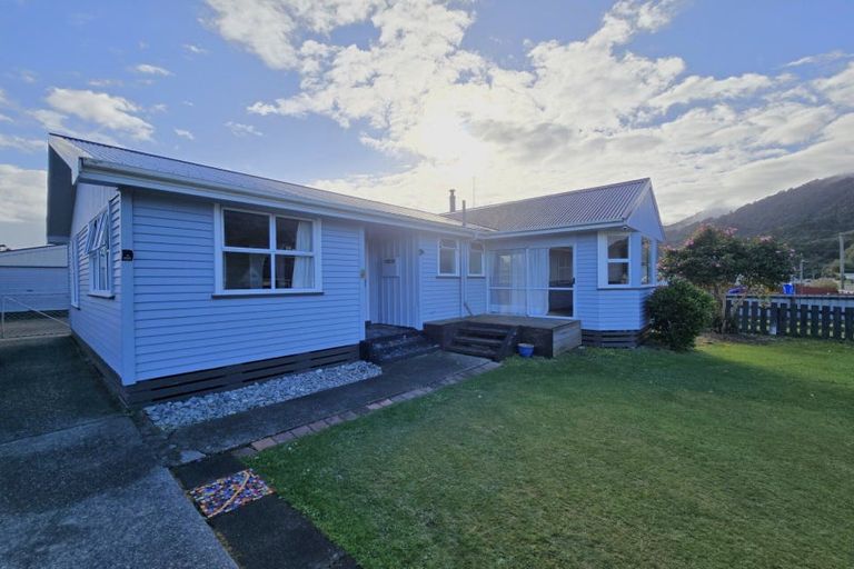 Photo of property in 60 Richmond Street, Cobden, Greymouth, 7802