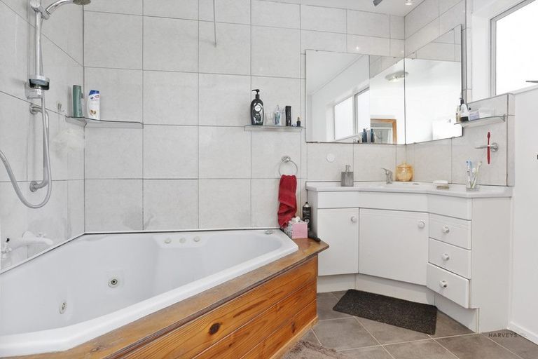 Photo of property in 36 Glendale Road, Glen Eden, Auckland, 0602
