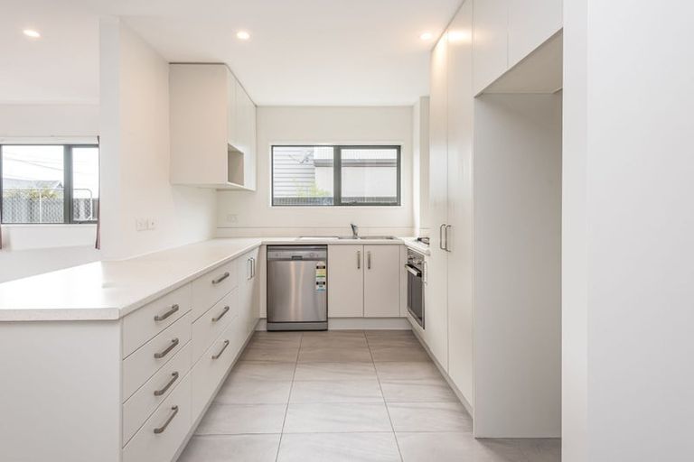 Photo of property in 154 Edgeware Road, Edgeware, Christchurch, 8013