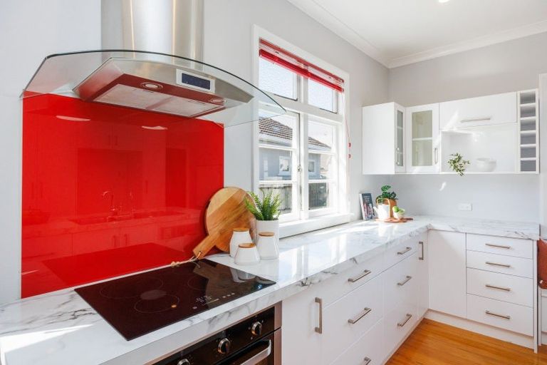 Photo of property in 18 East Street, Terrace End, Palmerston North, 4410