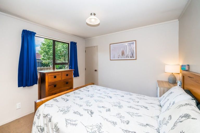 Photo of property in 18 Rosewood Place, Paraparaumu, 5032