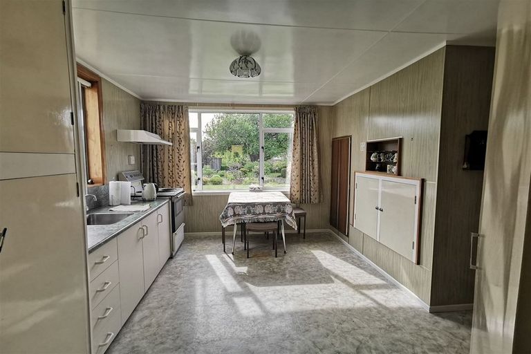 Photo of property in 16 Queen Street, Milton, 9220