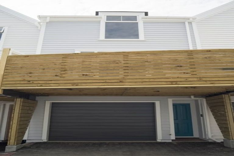 Photo of property in Pirie Street Townhouses, 28/35u Pirie Street, Mount Victoria, Wellington, 6011