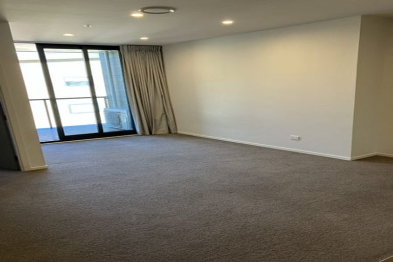 Photo of property in Wyndham Gardens Apartments, 30 Red Oaks Drive, Frankton, Queenstown, 9300