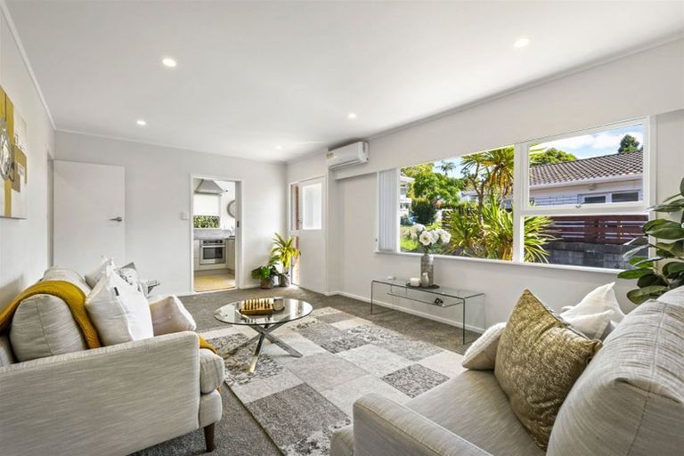 Photo of property in 1/12 Keldale Place, Forrest Hill, Auckland, 0620