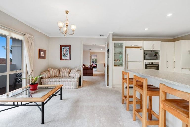 Photo of property in 29 Westminster Gardens, Unsworth Heights, Auckland, 0632