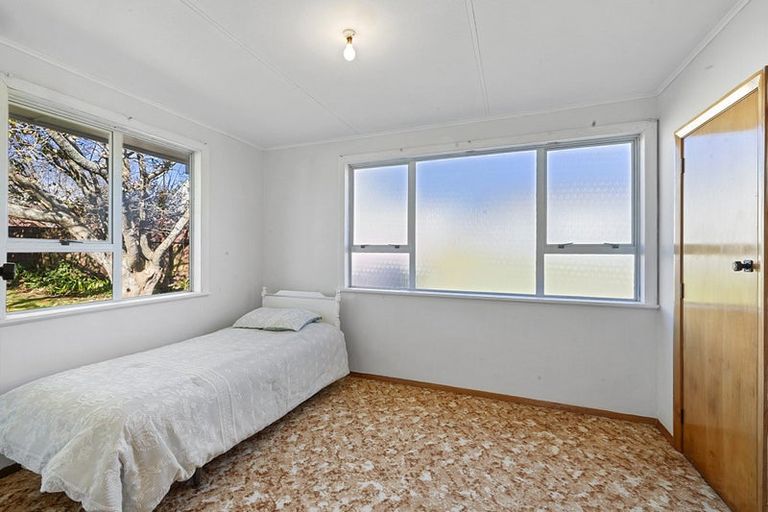 Photo of property in 4 Clerke Place, Marfell, New Plymouth, 4310