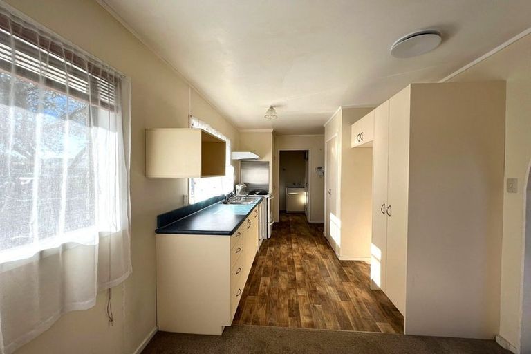 Photo of property in 2/36 Pukeroa Place, Papakura, 2110