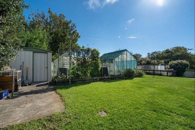 Photo of property in 5 Whakapaki Street, Urenui, 4375