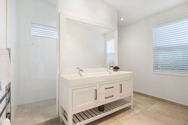 Photo of property in 1 Astelia Lane, Papamoa Beach, Papamoa, 3118