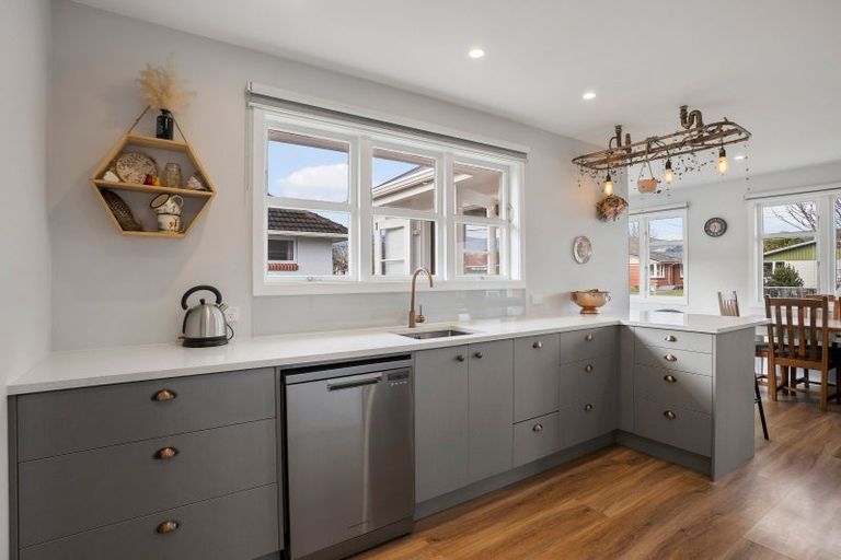 Photo of property in 89 Fraser Crescent, Elderslea, Upper Hutt, 5018