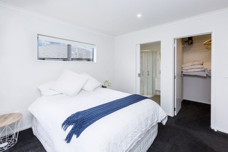 Photo of property in 14 Passchendaele Grove, Trentham, Upper Hutt, 5018