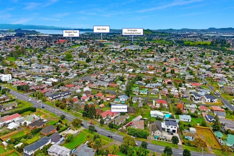 Photo of property in 553 Massey Road, Mangere, Auckland, 2022