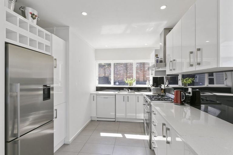 Photo of property in 8 Nadia Grove, Khandallah, Wellington, 6035