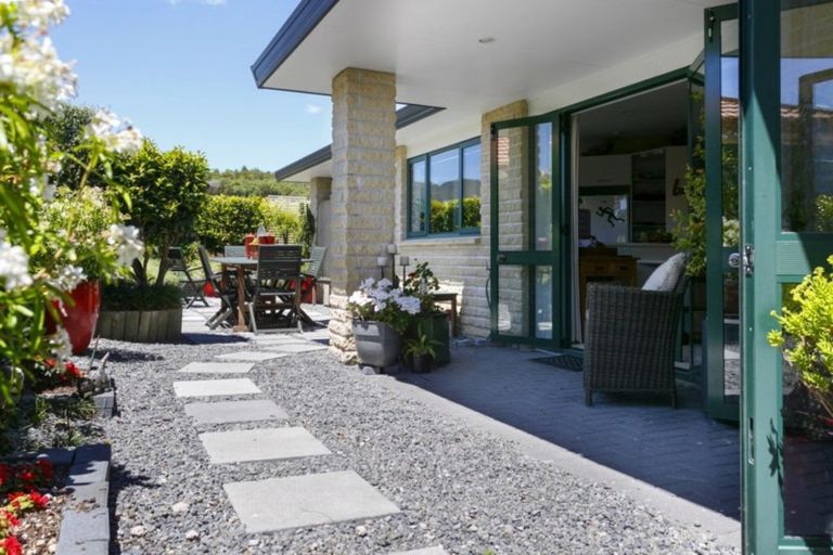 Photo of property in 30 Fairview Terrace, Waipahihi, Taupo, 3330