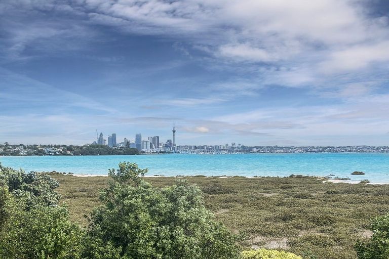 Photo of property in 2/40 Walter Street, Hauraki, Auckland, 0622