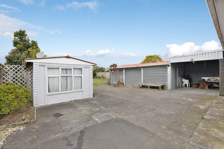 Photo of property in 7 Enderby Drive, Te Atatu Peninsula, Auckland, 0610