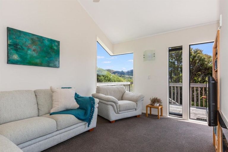 Photo of property in 42 James Cook Drive, Whitby, Porirua, 5024