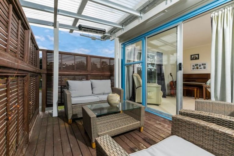 Photo of property in 6 Lauris Place, Birkdale, Auckland, 0626