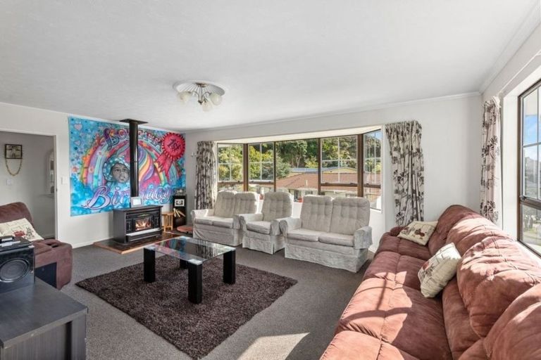 Photo of property in 16 Longitude Place, Whitby, Porirua, 5024