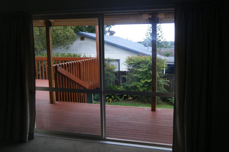 Photo of property in 31 Solar Road, Glen Eden, Auckland, 0602
