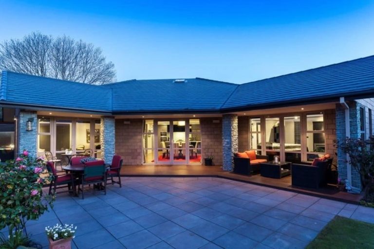 Photo of property in 15 Nightingale Place, Papanui, Christchurch, 8053