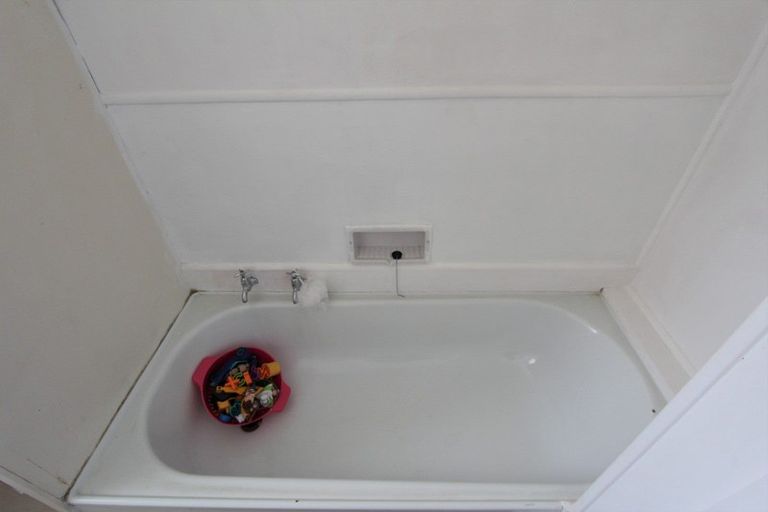 Photo of property in 21 Pohutukawa Drive, Tokoroa, 3420